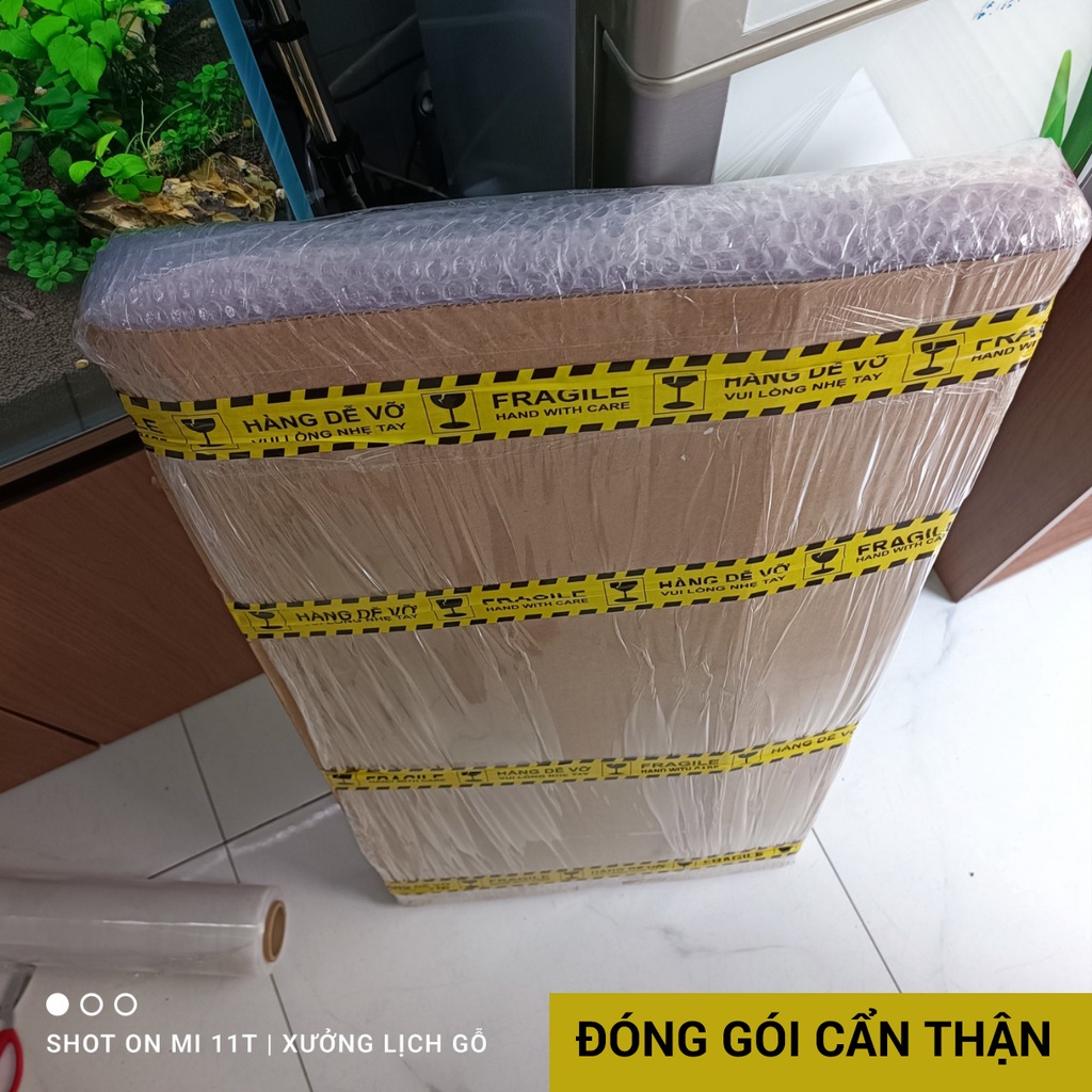 Lịch tết 2024, lịch treo tường công giáo tranh tráng gương gia đình Thánh Gia có gắn lốc lịch năm mới