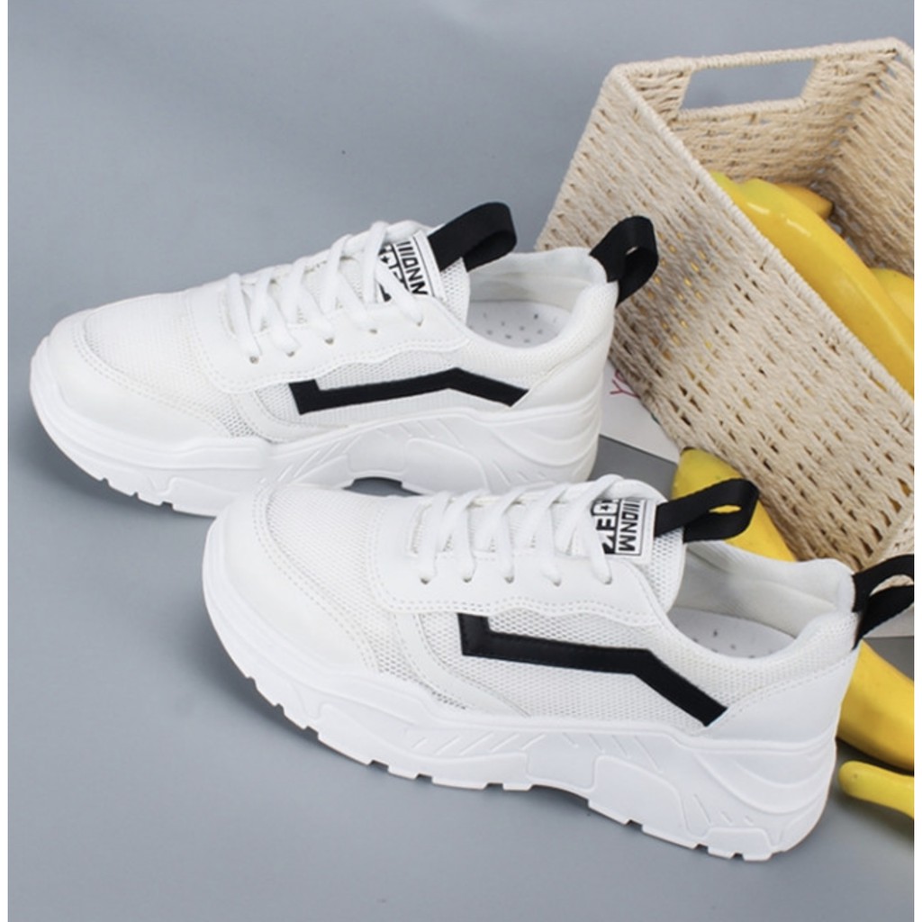 Giày Sneaker nữ mã số 38 và 39 và 40 cực đẹp