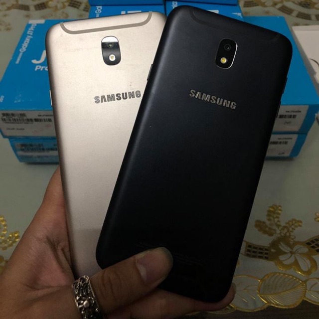Điện thoại Samsung Galaxy J7 Pro J730 - J7 2017 thumbnail