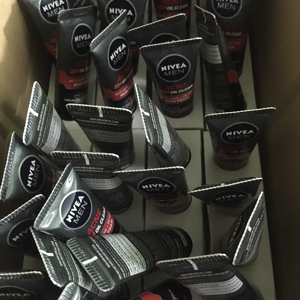 Sữa rửa mặt nam Nivea Men kiểm soát nhờn &amp; mụn- Hàng tặng tuýp 18g