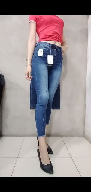 Quần jeans nữ mẫu 5 nút sọc dọc