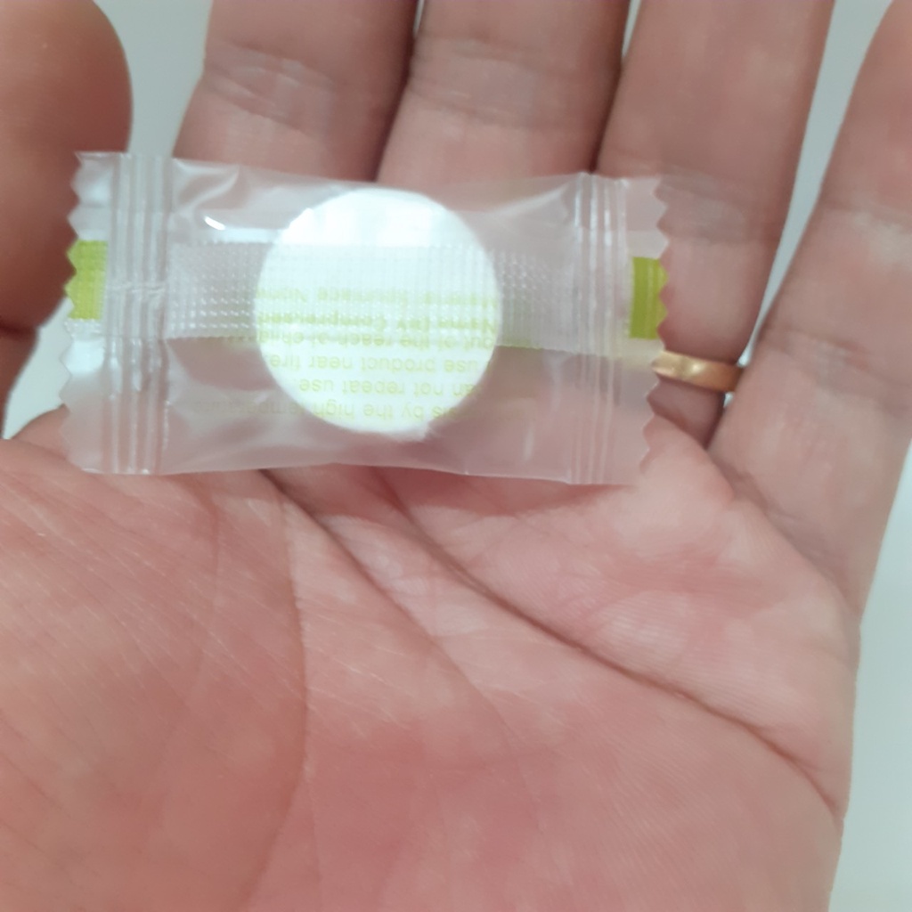 Viên mặt nạ nén dạng kẹo, tiện lợi cho du lich hoặc sử dụng tại nhà.