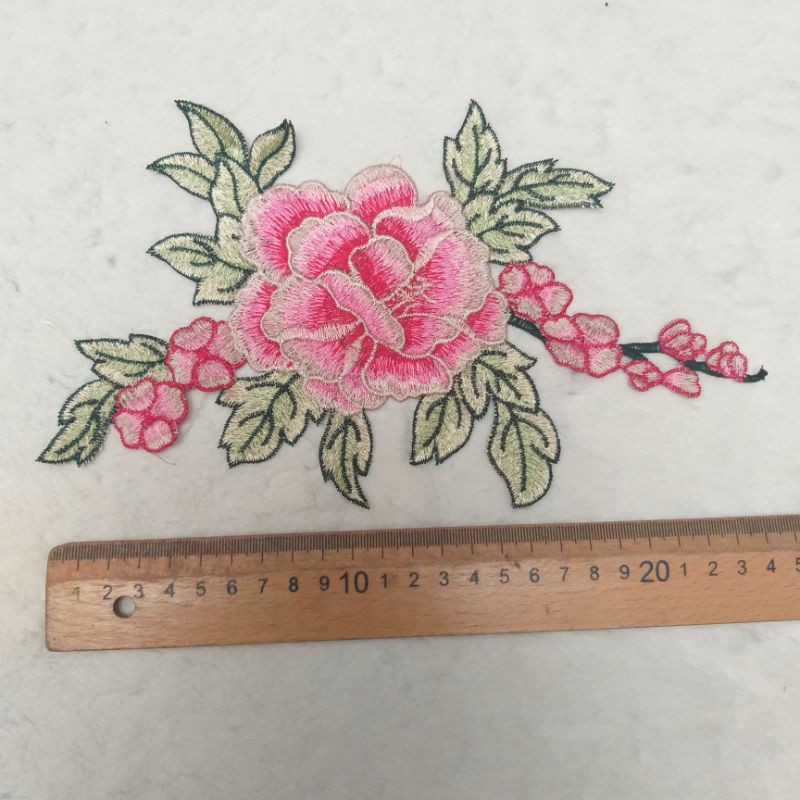 Hoa may trang trí .