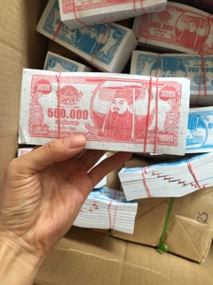 1 cây tiền đô màu âm phủ