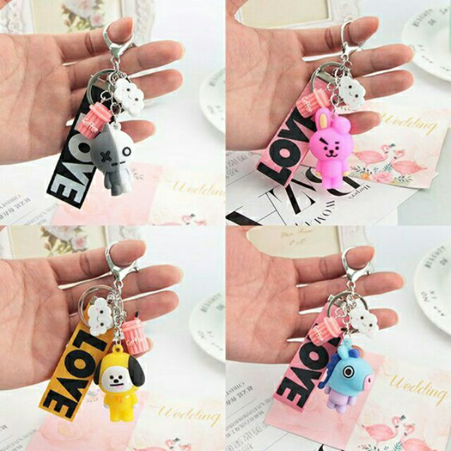 Móc khoá kèm nametag Love BT21