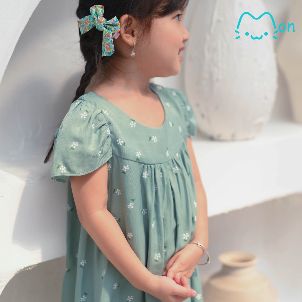 Đầm cho bé gái 1-6 tuổi MonBabies VL05 chất đũi tằm họa tiết hoa cúc màu xanh dáng babydoll