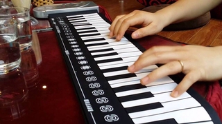 Đàn piano phím dẻo 49 phím