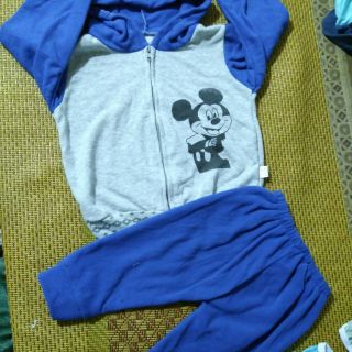 Bộ nỉ khóa có mũ