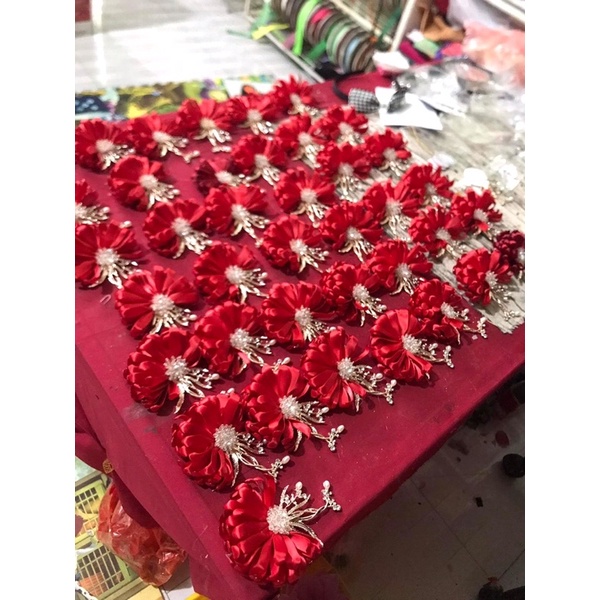 Cài áo hoa cúc kiểu