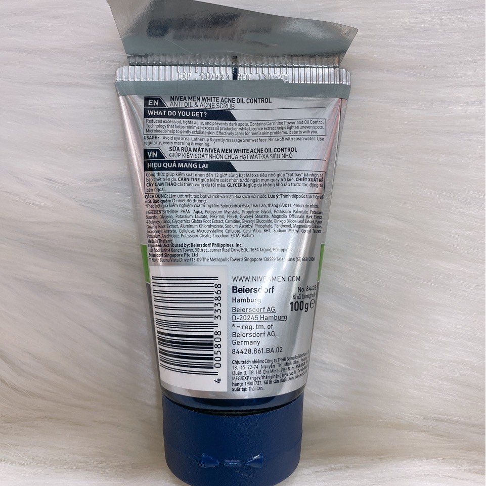 Sữa rửa mặt Nivea Men White Acne Oil Control - giúp kiểm soát nhờn và ngừa mụn -100gr