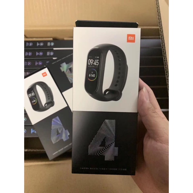 Vòng đeo tay thông minh theo dõi sức khỏe Xiaomi Mi Band 4 / MiBand 4