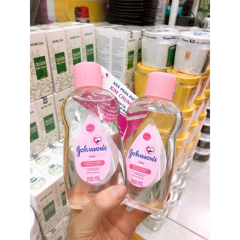 Dầu Massage & Dưỡng Ẩm Johnson’s Baby Oil 200ml