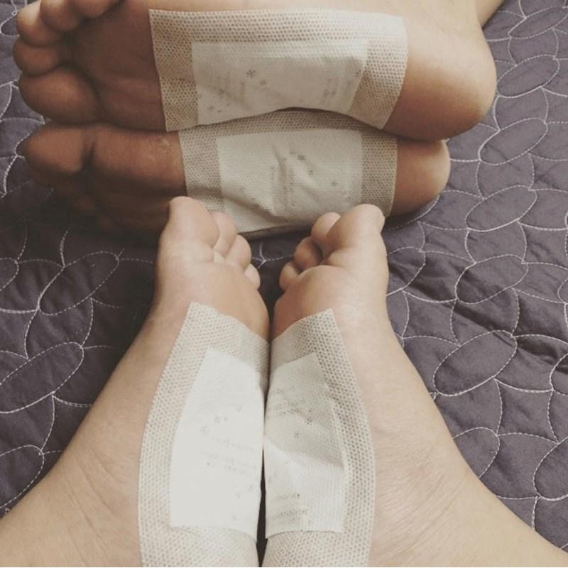 Hộp 20 miếng dán chân thải độc Kinoki hàng Nhật Bản