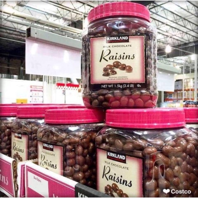 Socola sữa bọc nho khô Kirkland Milk Chocolate Raisins 1,5kg của Mỹ date 5/22