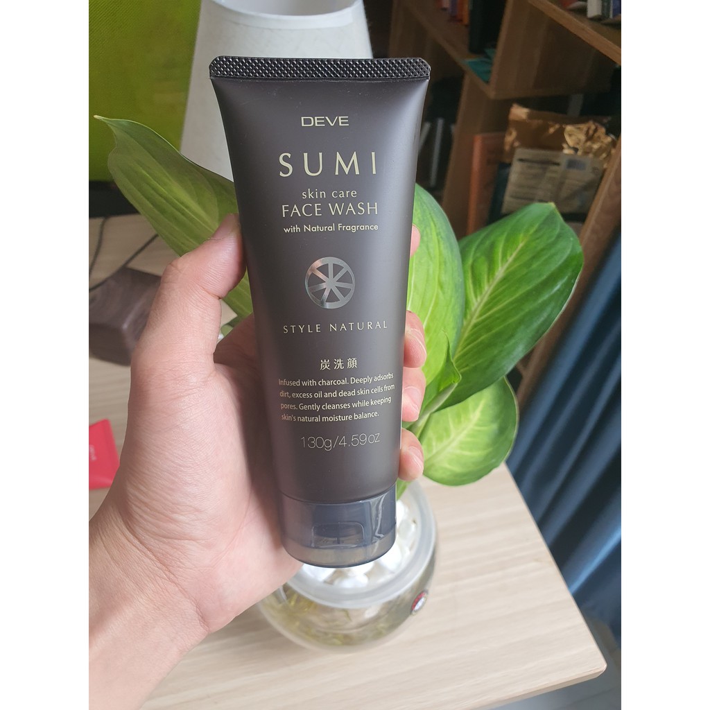 Sữa Rửa Mặt Kiềm Dầu Dành Cho Da Mụn Than Hoạt Tính DEVE Sumi Face Wash Nội Địa Nhật Bản 130g