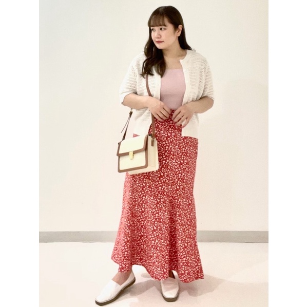 Chân váy đuôi cá hoa nhí nữ đầy quyến rũ của GU - Nhật Bản