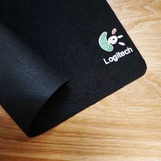 (Mới) Miếng lót chuột Logitech giá siêu rẻ (23 x 20cm)