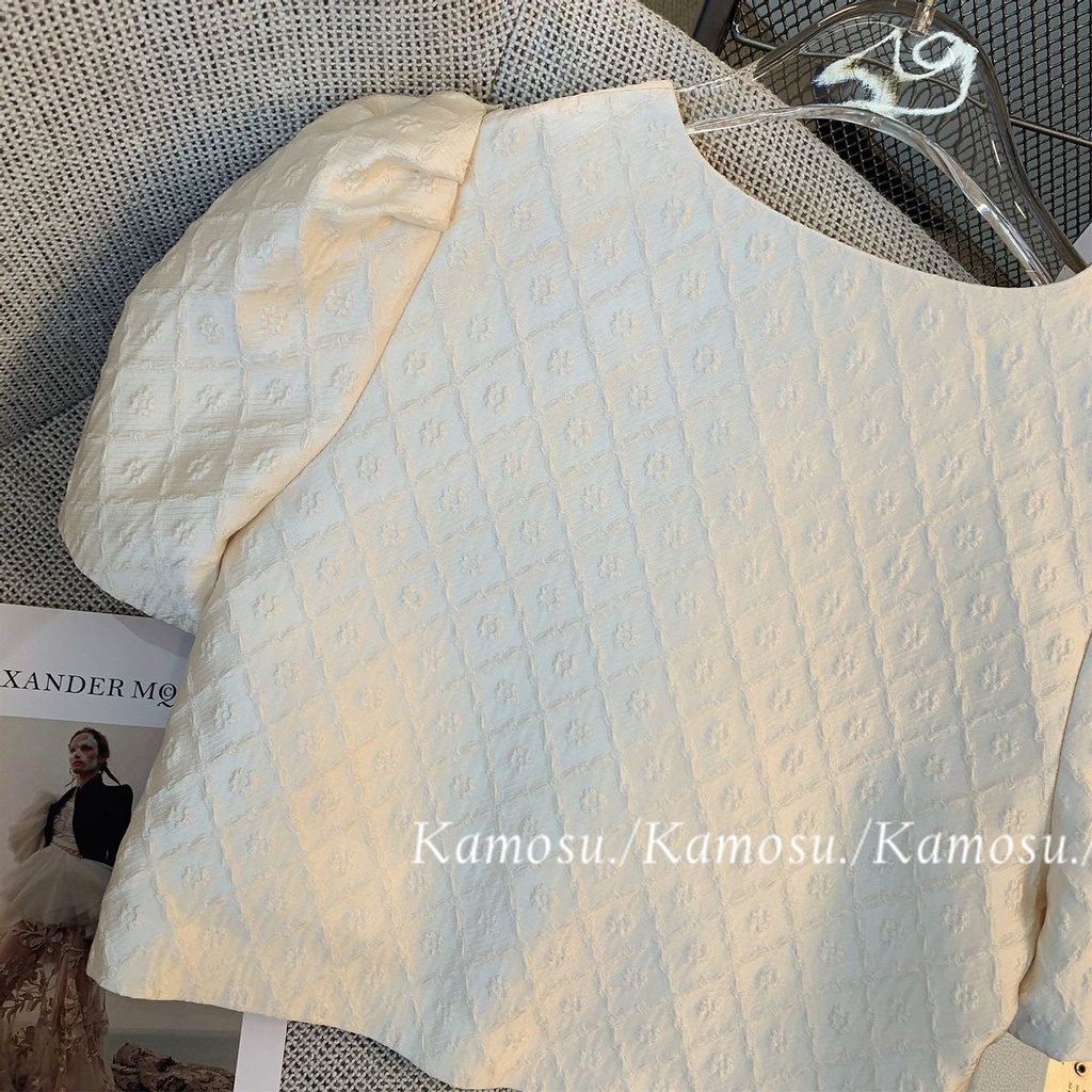 Bộ đồ gồm áo thun ngắn tay và quần ngắn thời trang mùa hè 2022 dành cho nữ (có bán lẻ)