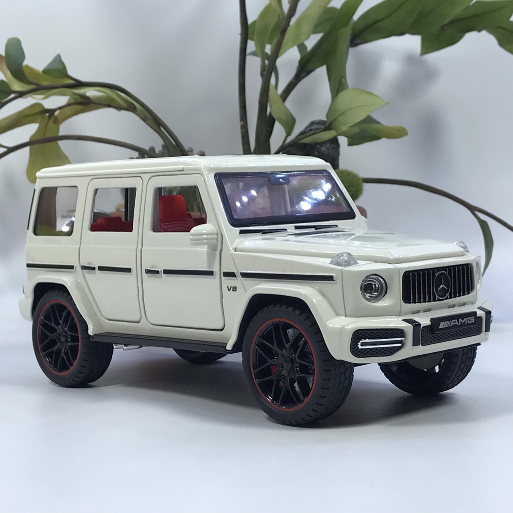 Mô hình xe ô tô Mercedes Benz G63 V8 tỷ lệ 1:22 bằng hợp kim cao cấp