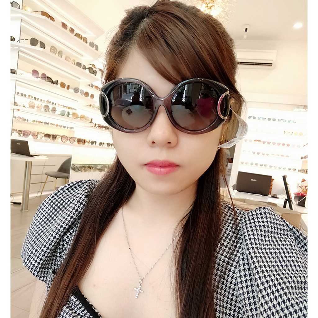 Kính mát nam nữ Salvator sf811 013 màu sắc thời trang, thiết kế dễ đeo bảo vệ mẳt