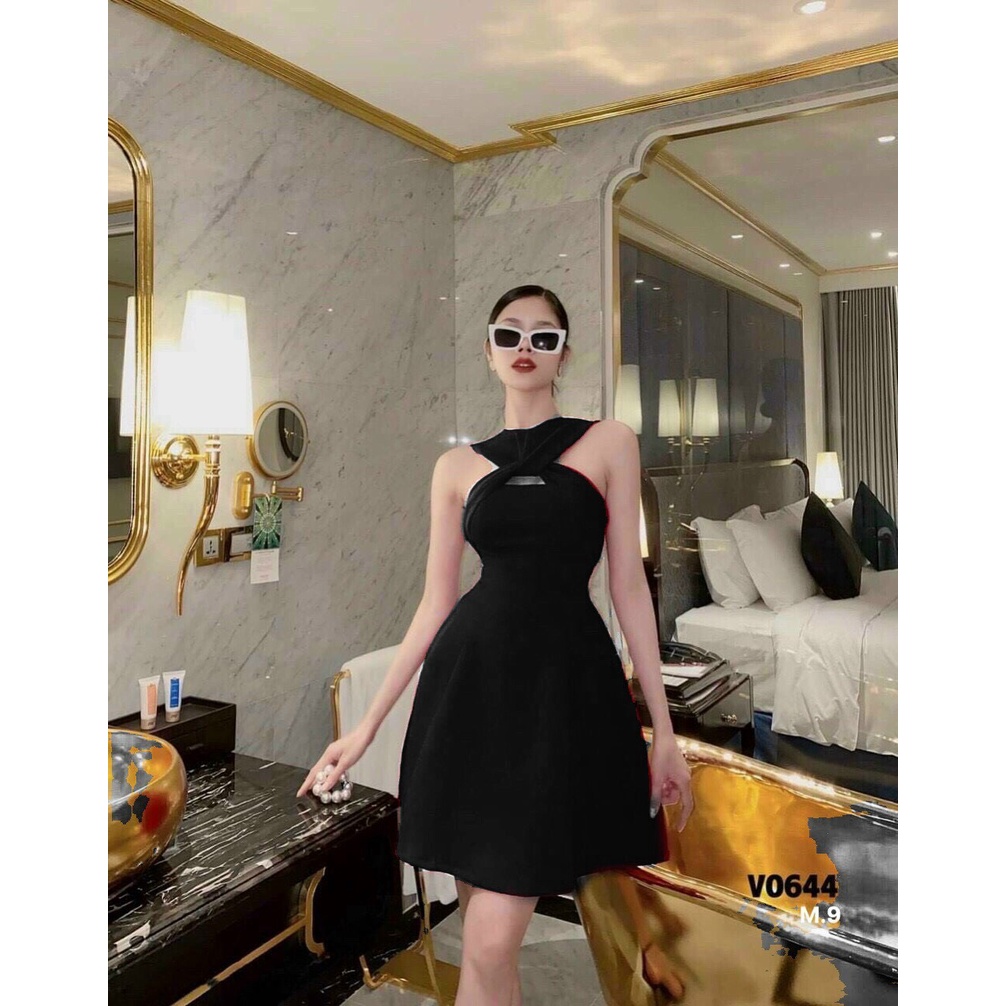 đầm xốp ngắn chữ A kiểu chéo ngực hở vai