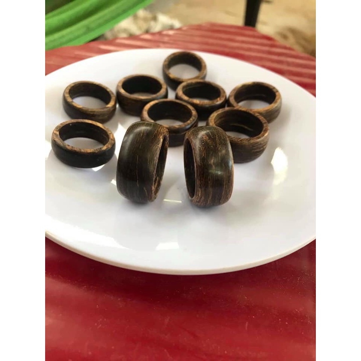 Nhẫn Trầm hương sánh chìm