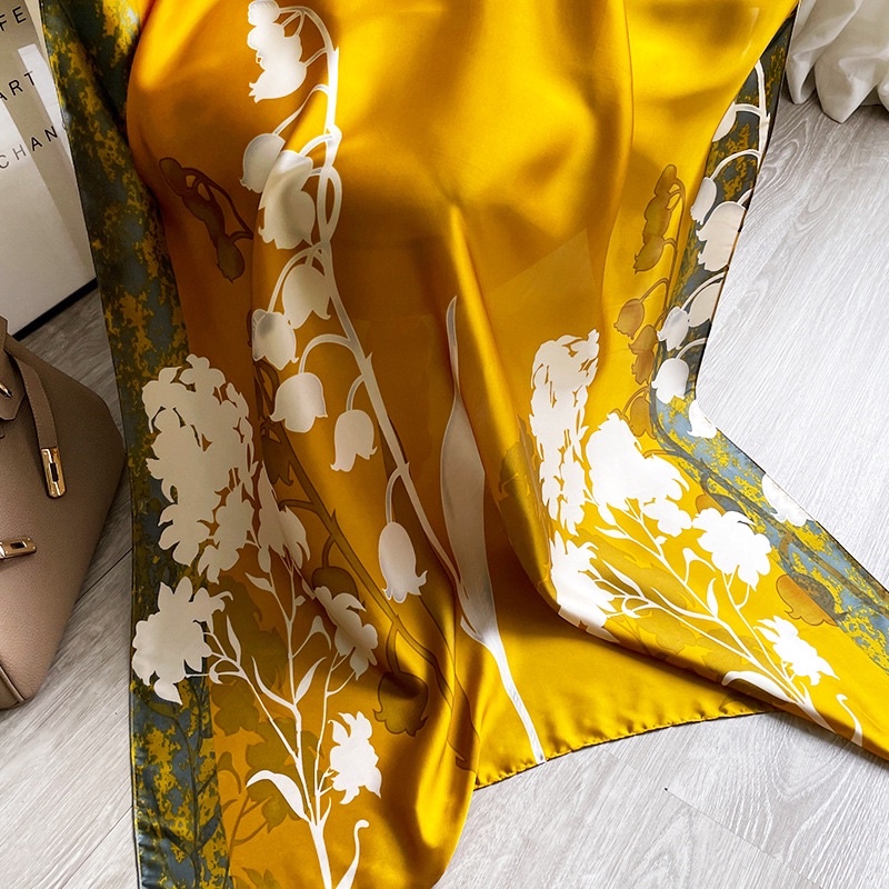 Khăn Choàng Lụa Cao Cấp Hoạ Tiết Hoa Vàng Sang Trọng Quý Phái
