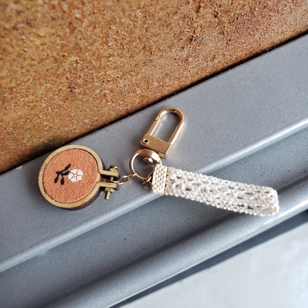 Móc Khóa Handmade Bọc Vải Phong Cách Vintage
