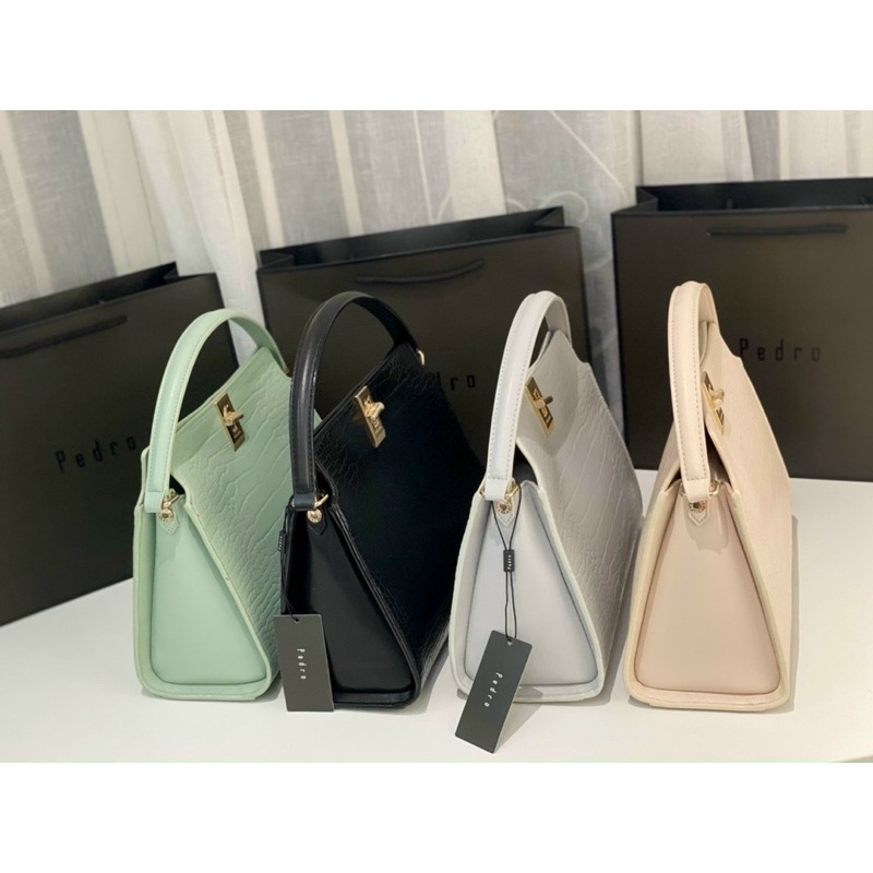 PEDRO NEW NEW !!!  PW2-56610013  Kiểu túi xách tay nữ mang phong cách giản dị ,tinh tế