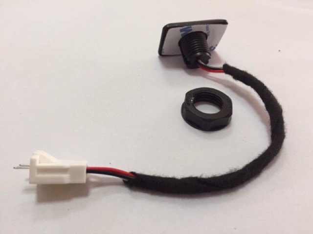 Nút mở cốp sau Mazda 3