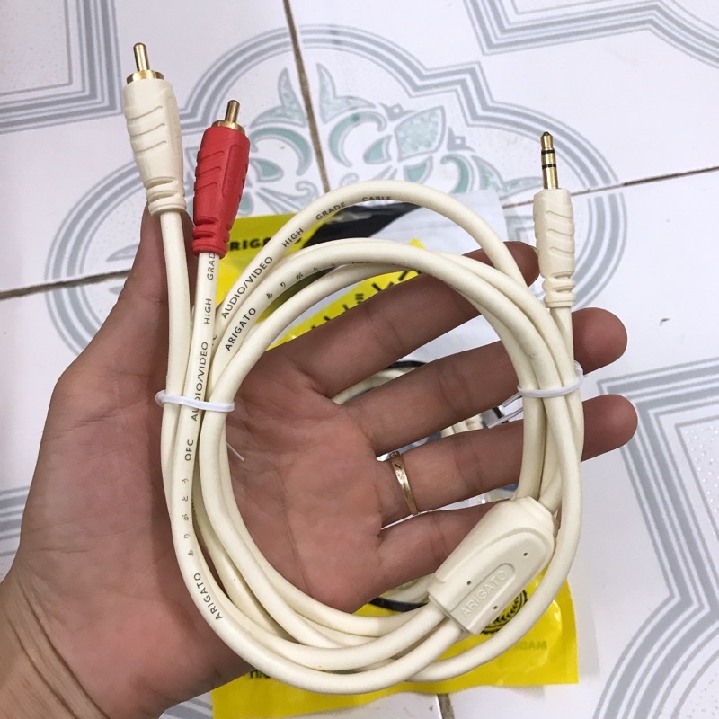 Dây Loa Âm Thanh 1 Ra 2 Dài 1.8m ARIGATO Trắng Chất Lượng Cao