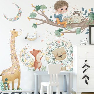 Decal dán tường em bé cành cây