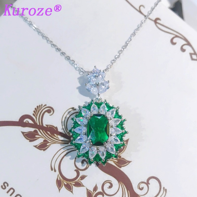 Bộ trang sức mặt đá sapphire nhiều màu sắc phong cách hoàng gia