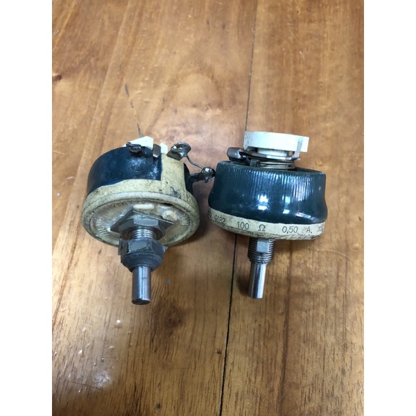Biến Trở sứ 100oHm/25w