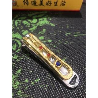 Bấm móng tay vàng đính ngọc đẹp 1 cái
