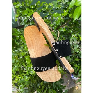 Guốc mộc chụp ảnh áo dài