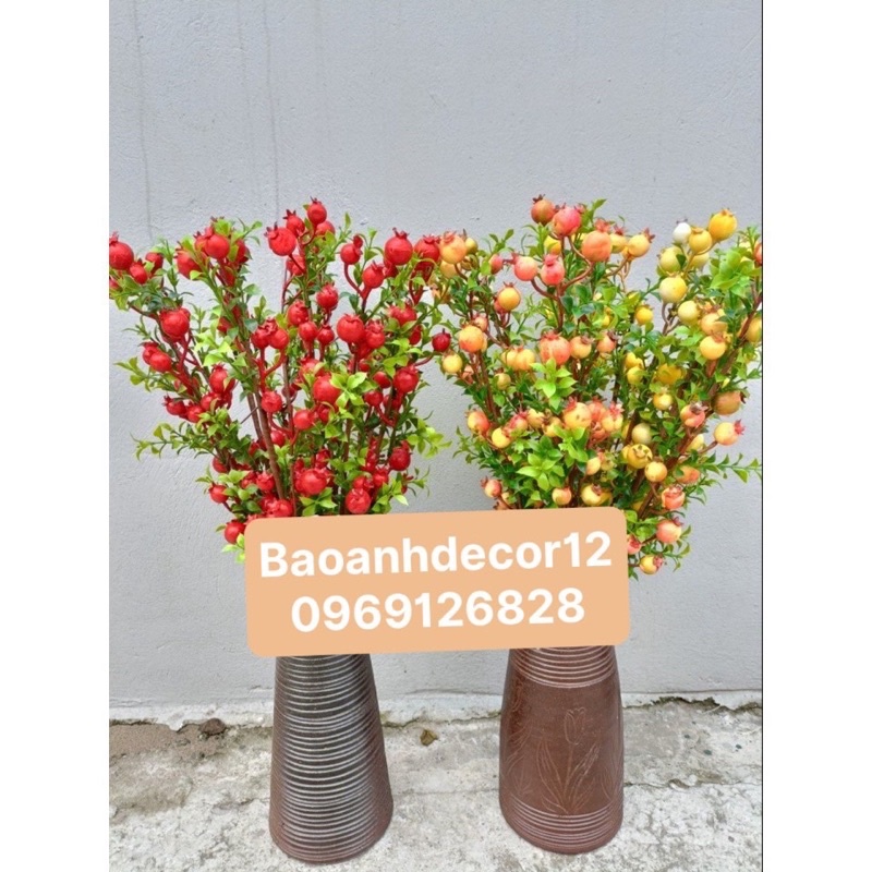 ẢNH THẬT - Cành lựu phú quý dài 60cm, có 15-18 quả lớn bé mang đến may mắn sung túc phú quý