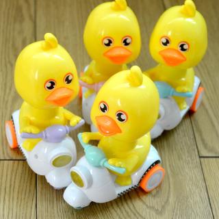 Mô Hình Vịt Con Kéo Xe Đồ Chơi Đáng Yêu