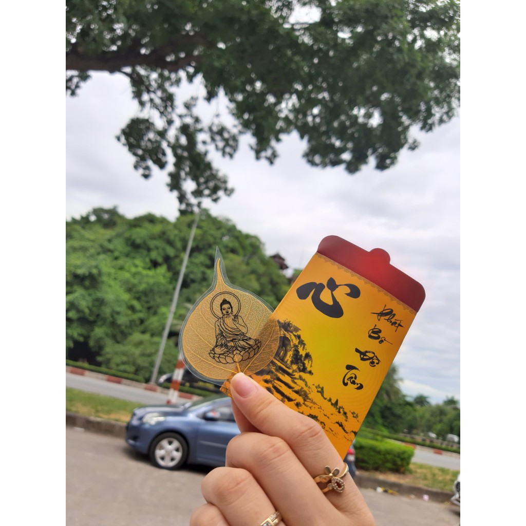 Lá Bồ Đề dát vàng ốp điện thoại | BigBuy360 - bigbuy360.vn