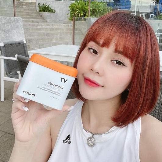 [Hàng mới về] Kem V7 Toning Light Full Size 50ml Authentic (Check Tem)