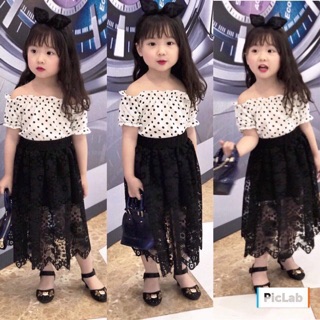 Sét áo trễ vai váy ren bé gái