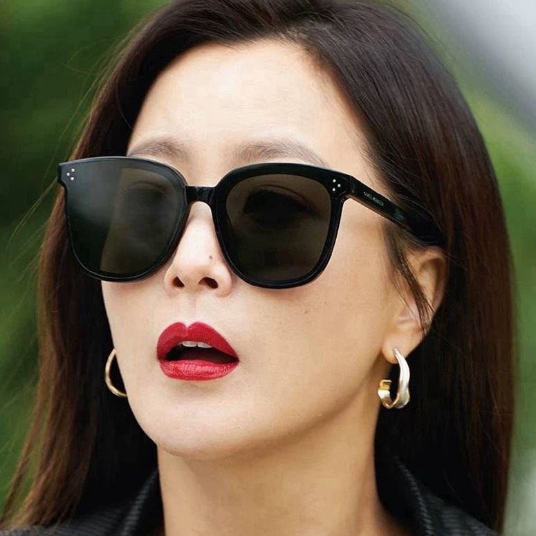 Kính mát kính râm nam nữ mầu đen khổ vuông vừa vặn giá tốt | BigBuy360 - bigbuy360.vn