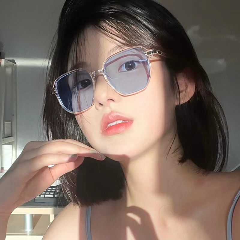 Kính Mát Tròng Trong Suốt Phong Cách Hàn Quốc Thời Trang