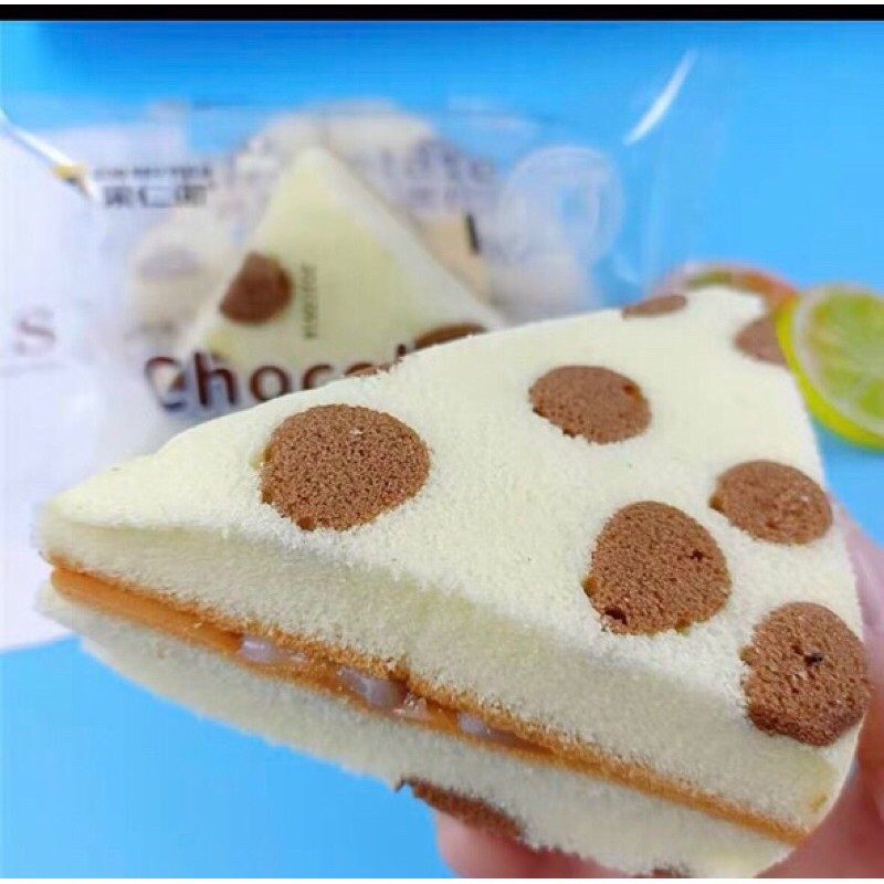 Bánh Bông Lan Tam Giác Chocolate Lẻ 1 Cái
