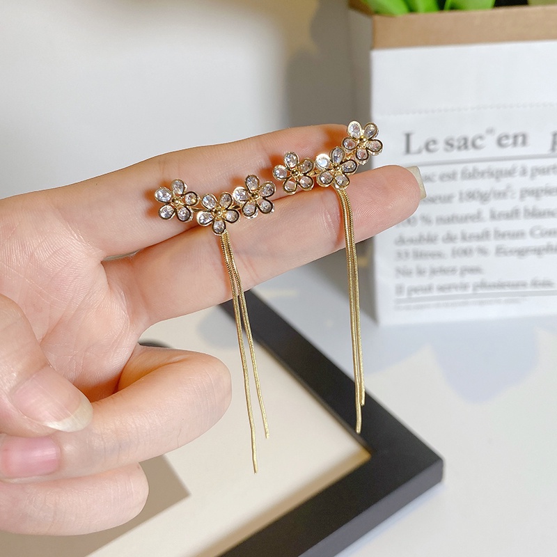 Bông Tai Thời Trang Hàn Quốc 2022 Họa Tiết Hoa Lấp Lánh