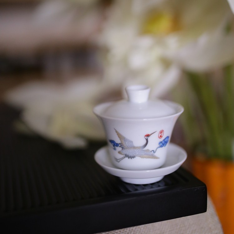 Chén khải loại nhỏ dùng uống trà có hương thơm, trà hoa. Chén khải nhỏ có nhiều hoạ tiết.