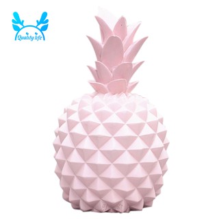 Quả dứa được làm từ nhựa resin màu hồng