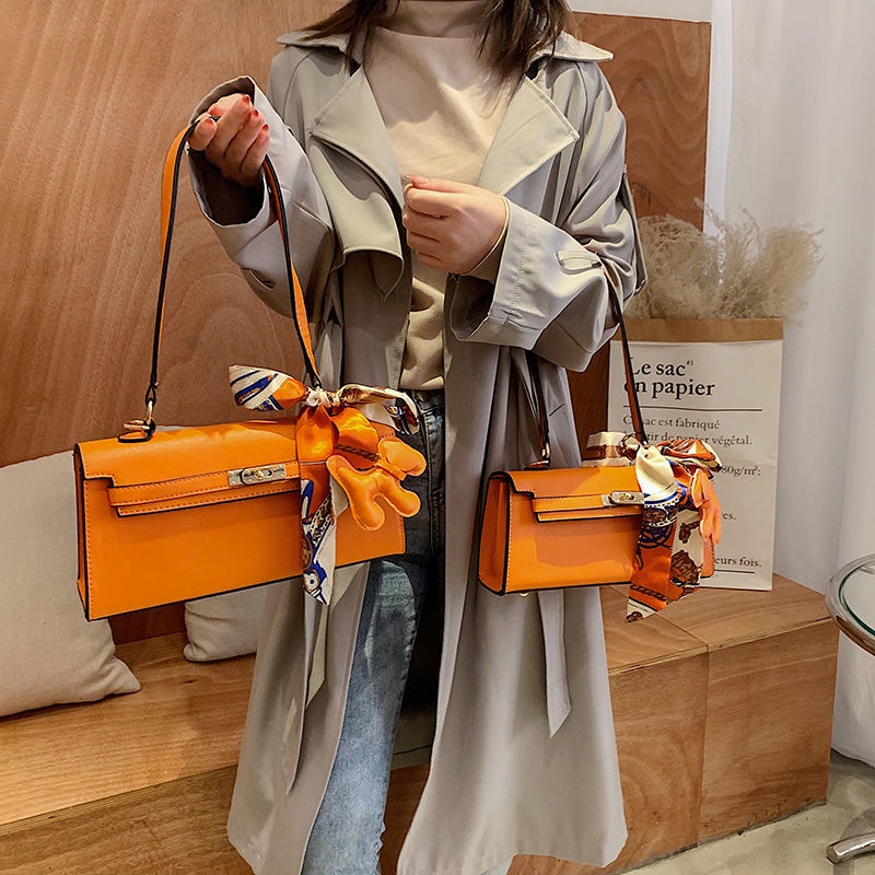 Túi Xách Đeo Vai / Kẹp Nách Bằng Lụa Sức Chứa Lớn Mẫu Mới 2022 Chất Lượng Cao Cho Nữ