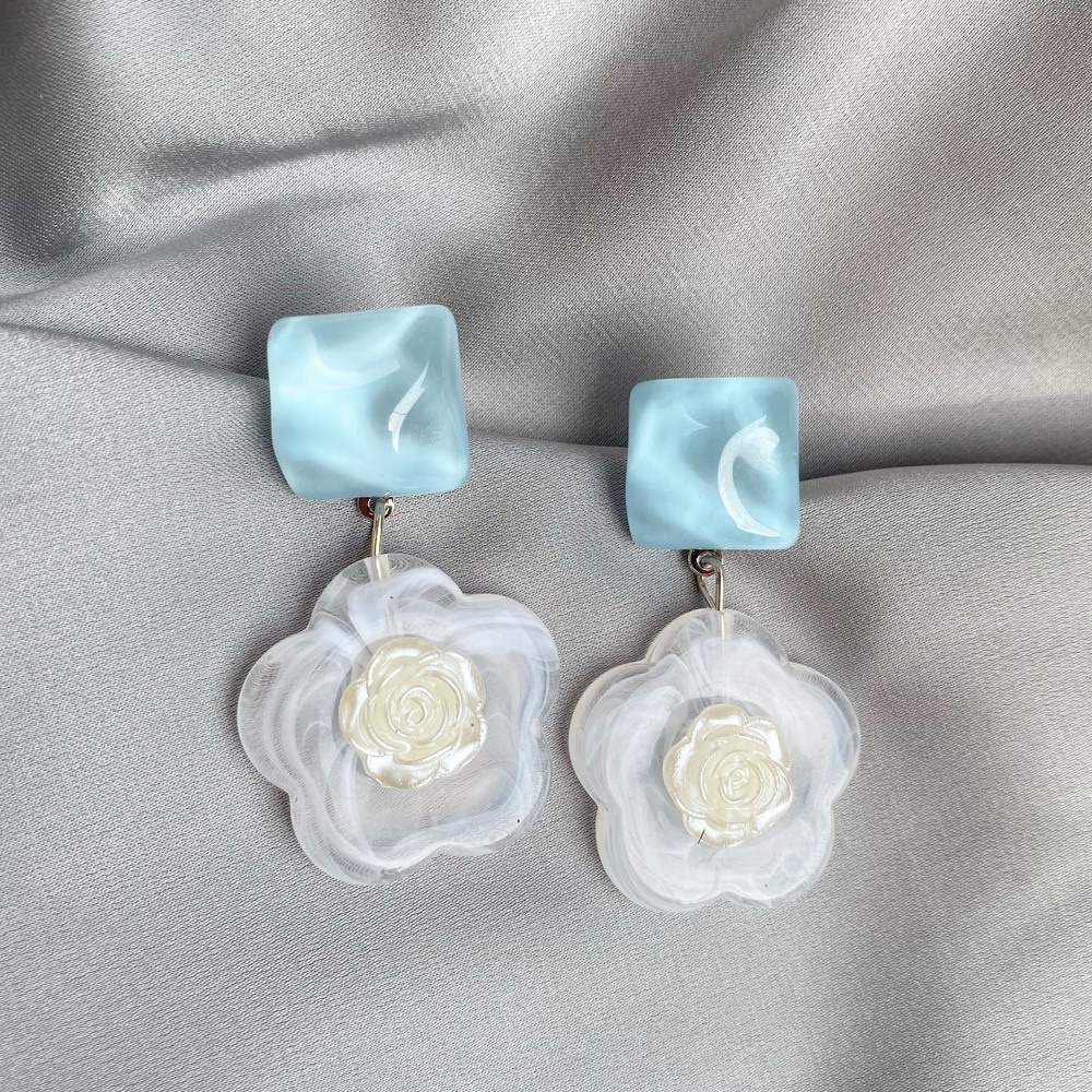 Khuyên Tai Hình Bông Hoa Màu Xanh Dương Xinh Xắn