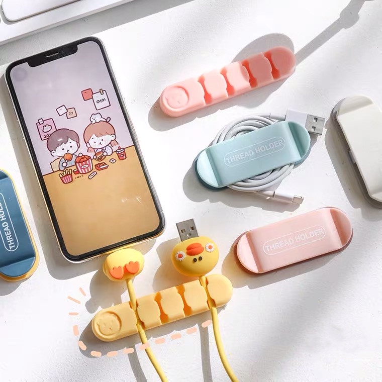 Bộ 4 Giá Đỡ Dây Cắm Điện Gắn Tường Không Cần Khoan Lỗ Đa Năng Tiện Dụng